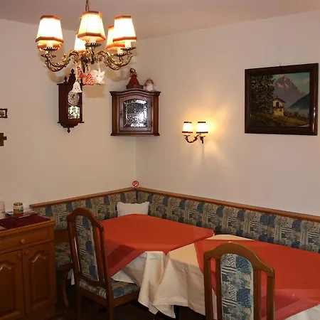 Haus Gassner 아파트